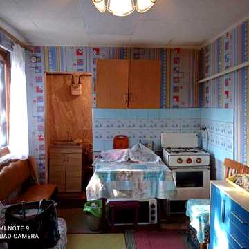 Продам Часть дома - 2 комн. смежн., ч/у; свой дворик; 5 Военная - Столярная