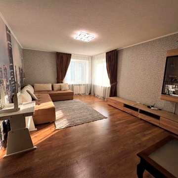 ВЛАСНИК Продається велика 2-х кімнатна квартира м. Самар
