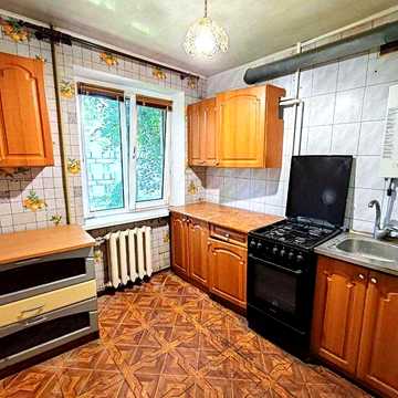 Продам 1 к. квартиру на 12-м квартале ул. Гладкова.