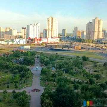 Продаж 3х кімнатної  на Драгоманова біля метро.