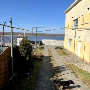 Продаю 2 дома на одному участку 142,1, ( 82,3, 59,8 ) 29 соток перша лінія у ріки Південого Буга з усіма зручностями + зелений тариф 30 квт.