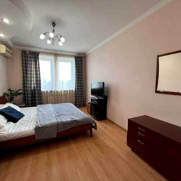 Продаж 2-кім. квартири з Паркінгом бул. Верховної Ради,21-А М. Дарниця