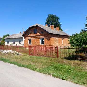 Продам будинок із земельною ділянкою біля Тернополя !