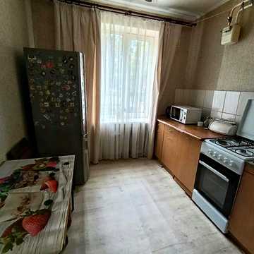 Оренда 2к кв на Хіммістечку, перший поверх