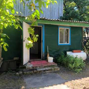 Продаж будинку для відпочинку та проживан в мальовничому селі на березі річки Десна ня.