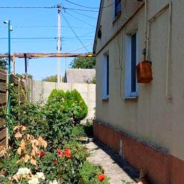 Продажа 1/2частини будинку 75кв ВідраднеВідрадне