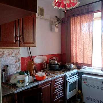 Продам 2- х кімнатну квартиру в смт.Черняхів