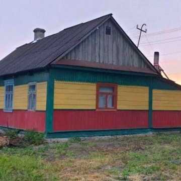 Продам будинок у тихому місці.