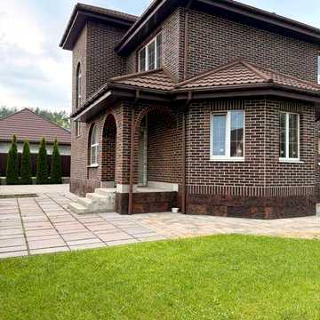 Швидкий прожаж!! Будинок 211 м² | Закрите КМ | Цегла | 10 соток | ГАЗ | Стоянка-2 | Заходь і живи