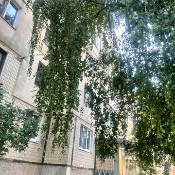Продам трёхкомнатная чешка улица Федора Караманец 43( бывшая Ватутина)4/5эт