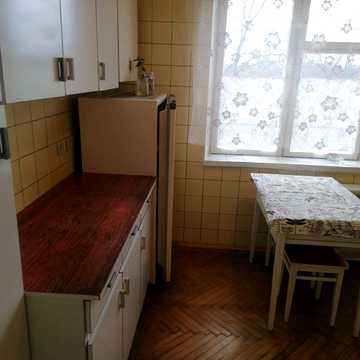 Братиславська вул., 42
