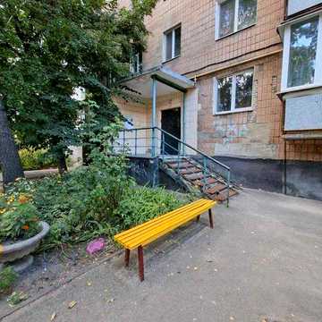 Срочно продам 3 ком возле метро дешево (405262)