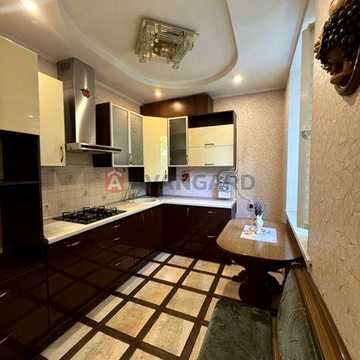 Продам 3-кімнатну квартиру  Дніпровський район.