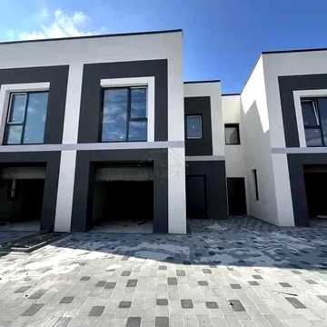 Продаж збудованого таунхауса,з міськими комунікаціями в топ локації ІФ