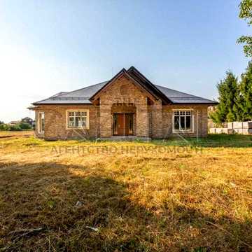 Продаж будинку в Бобриці 203 м² ділянка 43 сотки з сосновим лісом