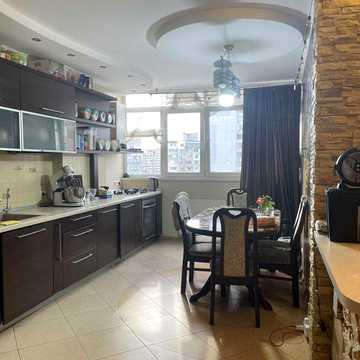Продам 3 комнатную квартиру в ЖК "Изумрудный город", Сахарова