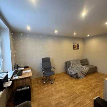 Продам 1 кімнатну квартиру на шепарда ( суворова ) 32 а