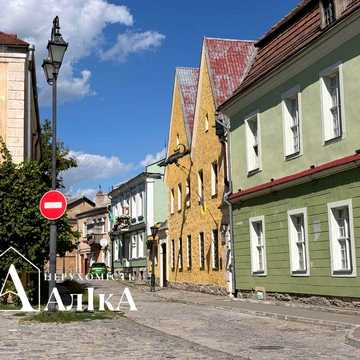Продам 2-кімнатну квартиру в серці Старого міста!