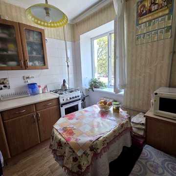 Парк Горького 2 этаж заходи живи 28700!