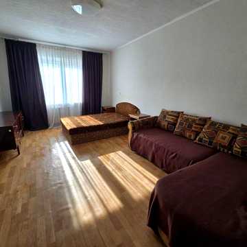 Оренда великої 2к Райдужна, 59Б