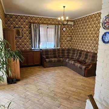 Продам квартиру Центр 80 кв.м.