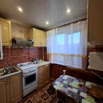 Продам 2х кімнатну квартиру біля 16 міськлікарні ( 44 квартал)