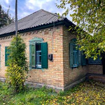 Цегляний будинок з газом, 0.51 га, асфальт та електричка 2,4км (с. Марківці)