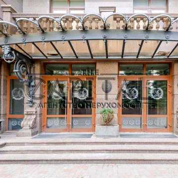 ЖК Ambassador House De Luxe-класу за адресою вул. Івана Франка, 4Б, всього за 7 хвилин пішки від станції метро Золоті ворота" ЖК Ambassador House
