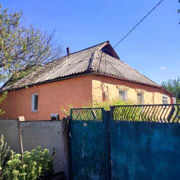 Подається затишний будинок