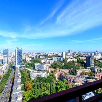 Продам 1к квартиру з панорамним видом на центр Києва
