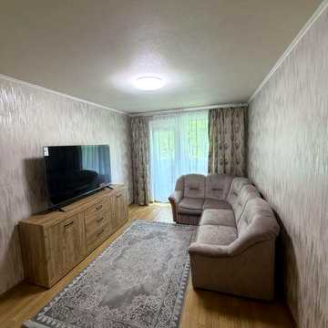 Продам 1 кв  пр. Победы 67  2/12