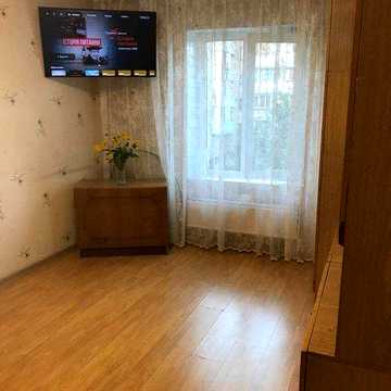 Продаж однокімнатної квартири в Святошинському районі за адресою Симиренка 20