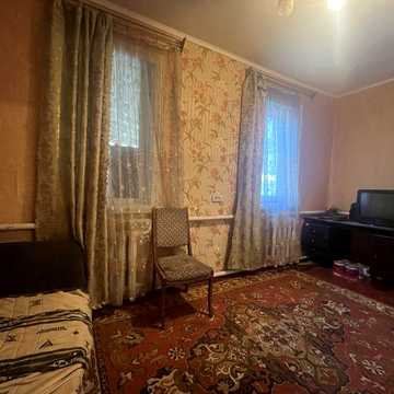 Продаж частини будинку в районі Шкільної