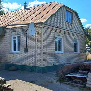 Продається просторий будинок.В М. Корсунь-Шевченково Черкаська обл.