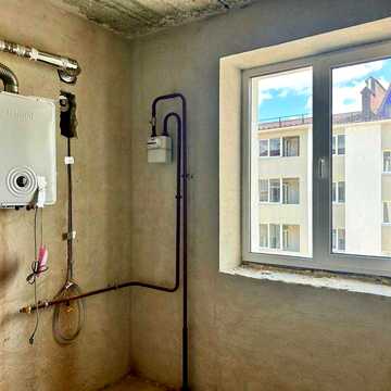Однокімнатна квартира на третьому поверсі. Індивідуальне газове опалення