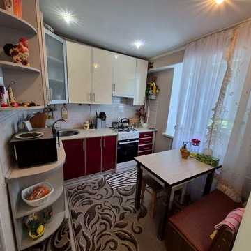 Продам 2кімнатну в центрі міста