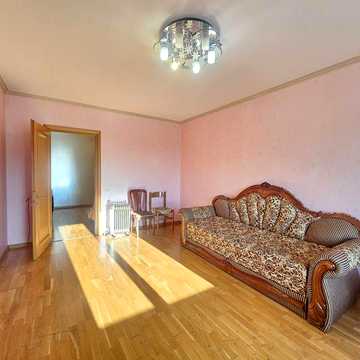 Продам світлу 3к квартиру вул.Милославська, Троєщина.