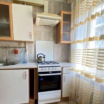Сдам 2-ком . Комн раздельно .