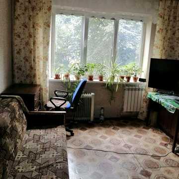 Продаж просторої квартири Кіпріанова, 2. Готівка!