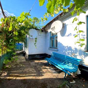 продам житловий будинок зі зручностями в місті