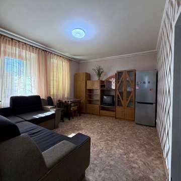 Продаю 2 ком квартиру на земле р-н центрального рынка