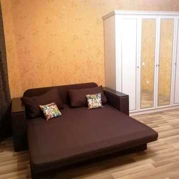 Здам 2-кімнатну на Гмирі 8б. Від власника. Генератор.