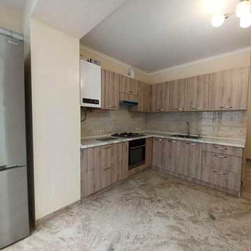 Здається 2х км в центральній частині!!!