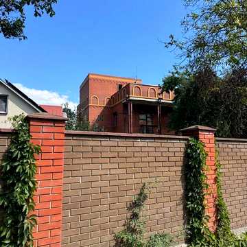 Продаж недобудованого будинку в Козині на дамбі