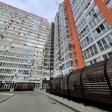 3к квартира на Таїрова, кухня-вітальня та підземний паркінг