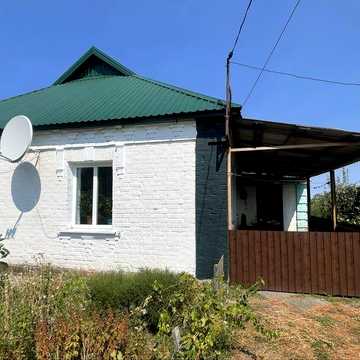 Продаж будинку с. Озерна поруч з центром