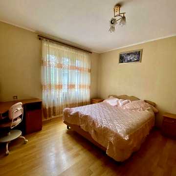 Оренда Трьох кім.квартири в будинку на вул. Жасмінна