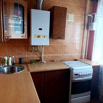 Продам 1-к квартиру на Металургів , початок
