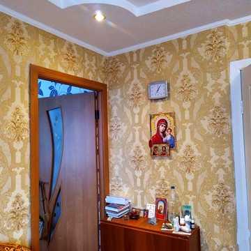 Двокімнатна квартира з автономним опаленням і меблями