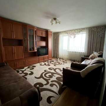 Продам 4-к квартиру і гараж